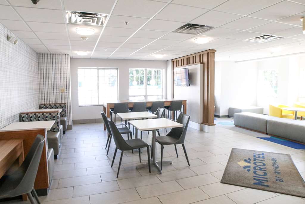 Microtel Inn & Suites by Wyndham Charlotte Northlake - photo 21