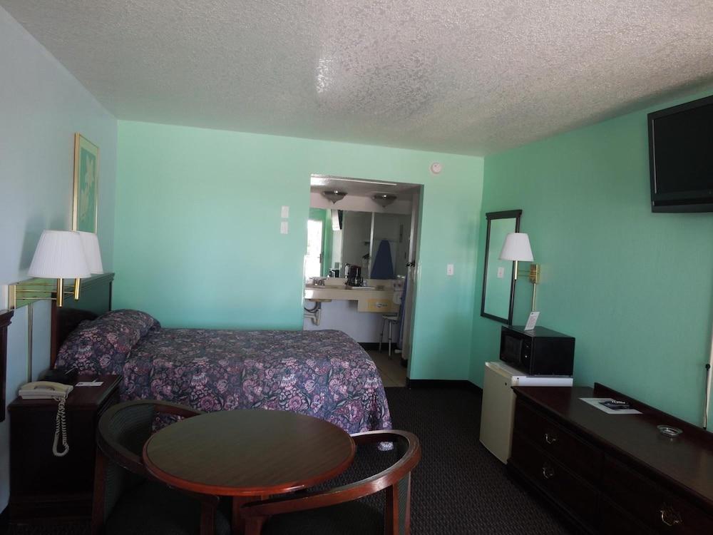 Relax Inn Mineral Wells - photo 18