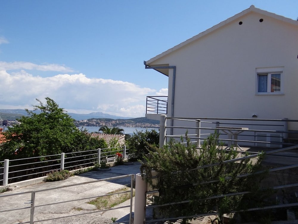 Zdrave A1 in Okrug Donji in Okrug Gornji, Croatia