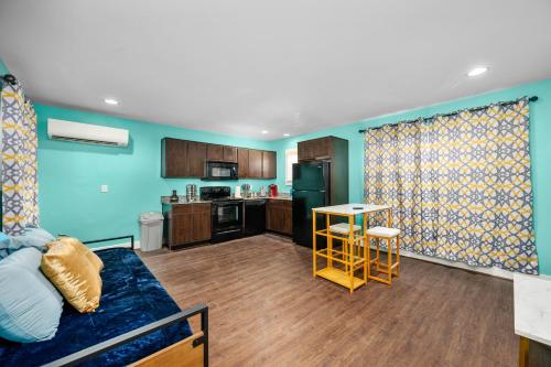 Sleek 1BR Retreat Near NRG and Med Center — 4-Star Luxury Hotel in Houston, United States