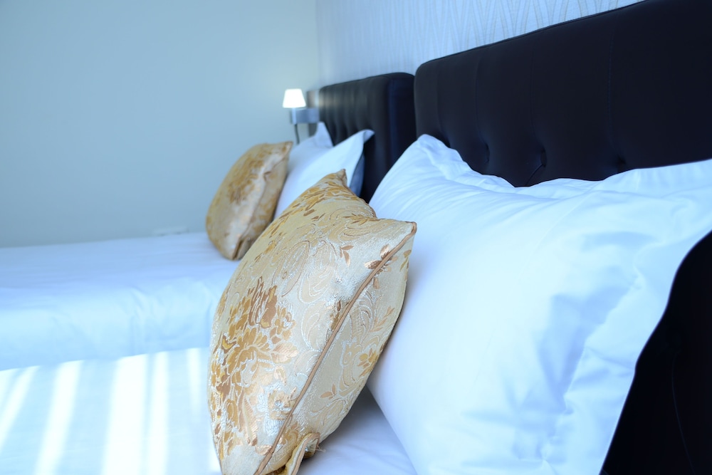 The Helmet Hotel - last minute hotel in Brussels