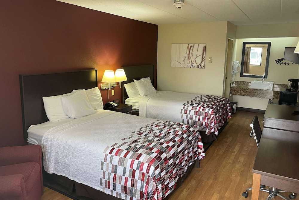 Travelodge by Wyndham Holland Toledo - photo 7