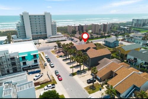 2 Bed 2 Bath 1st Floor Condo By Beach w Pool — 4-Star Luxury Hotel in South Padre Island, United States