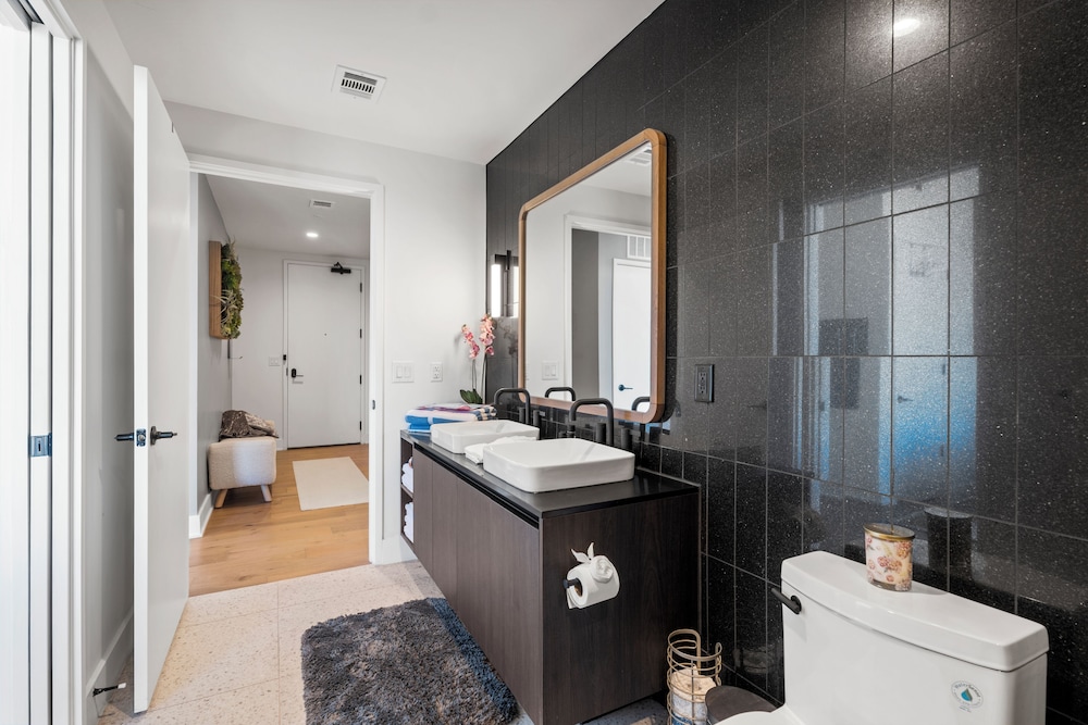 Austin Condo Hotel - photo 759