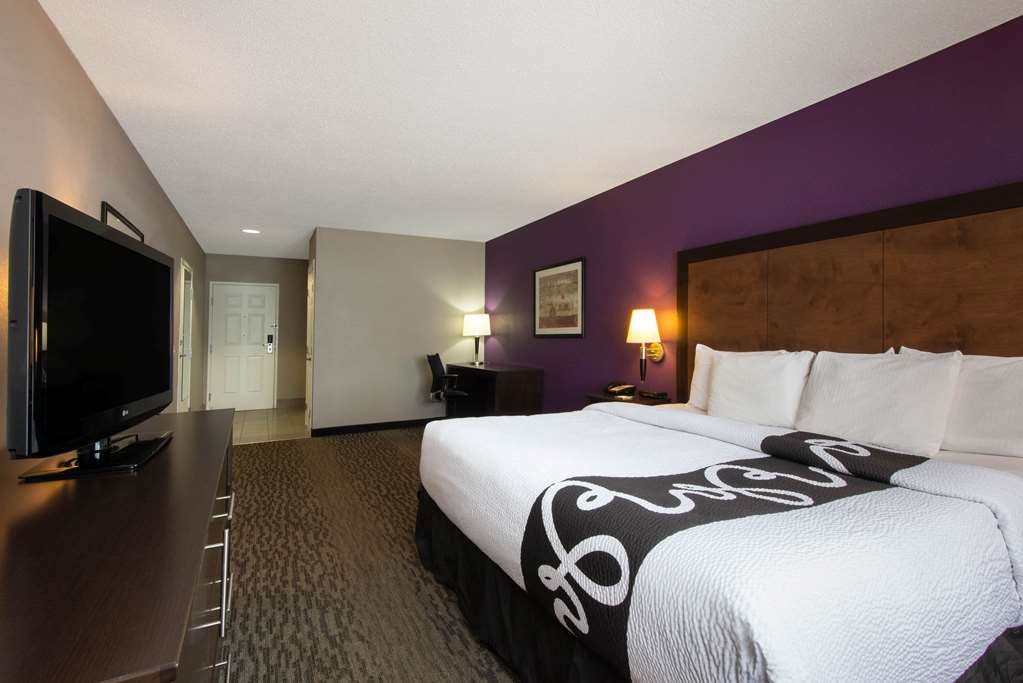 La Quinta Inn & Suites by Wyndham Erie - photo 40