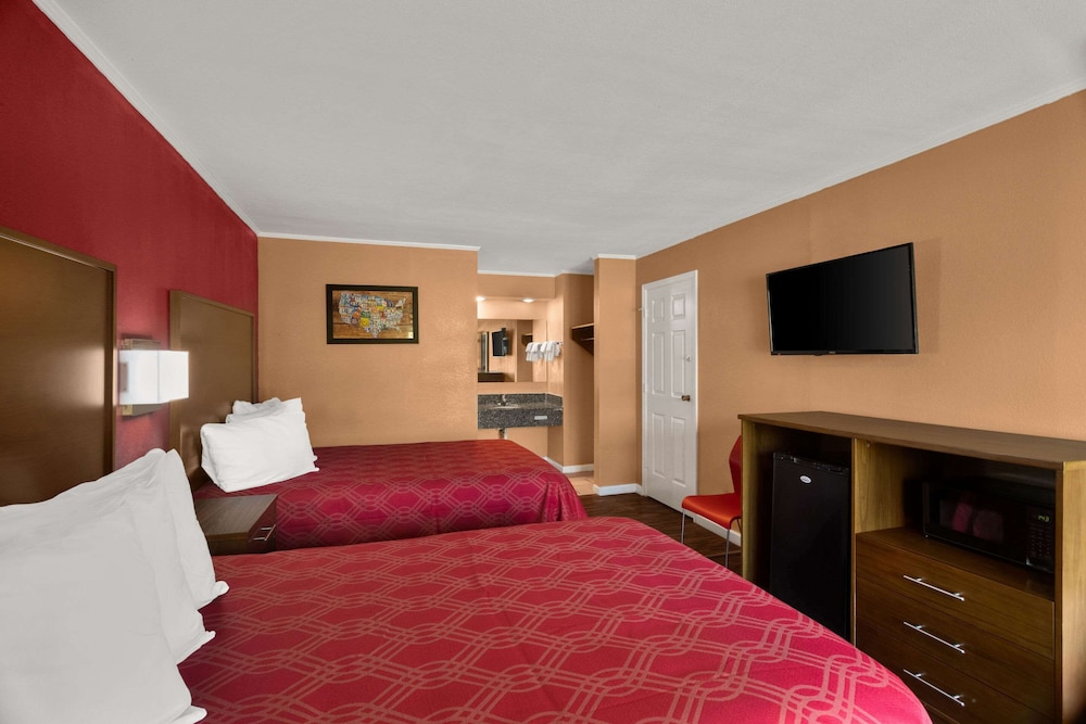 Econo Lodge Cornersville I 65 - photo 11
