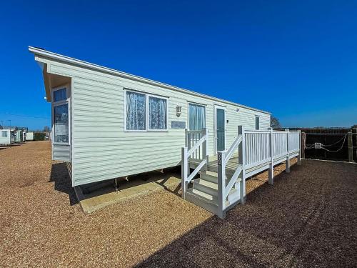 4 Berth Nearby Hunstanton Beach In Norfolk Ref 13018L in Hunstanton, United Kingdom