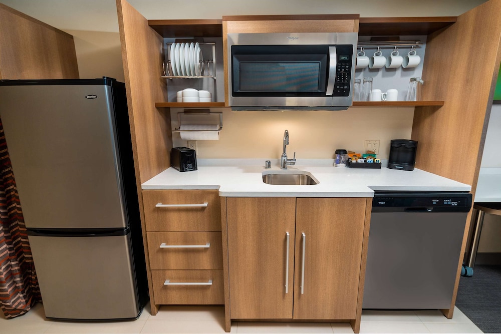 Home2 Suites by Hilton Bakersfield - photo 30