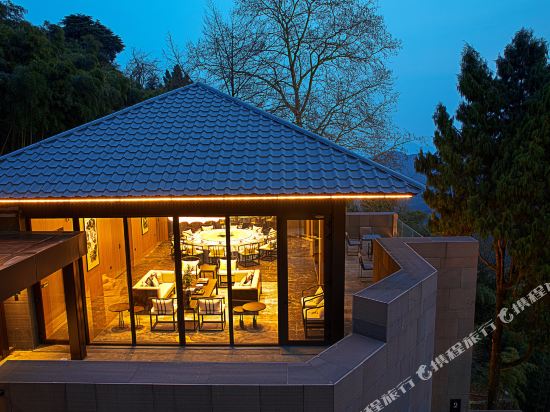 Jinlei Holiday Hotel in Deqing, People's Republic of China