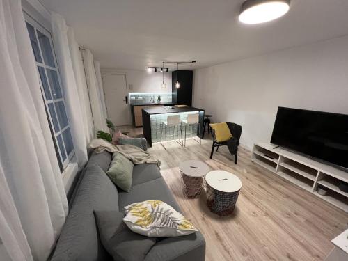 Patiovecino Apartment Centro de CA diz a estrenar — 4-Star Luxury Hotel in Cadiz, Spain