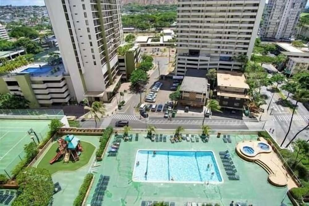 High Level Waikiki Condo Enjoy Ocean Views From Your Private Lanai by Koko Resort Vacation Rentals - photo 14