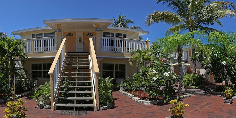 Manatee Bay Inn Near Fishing Pier Fort Myers Beach - photo 17