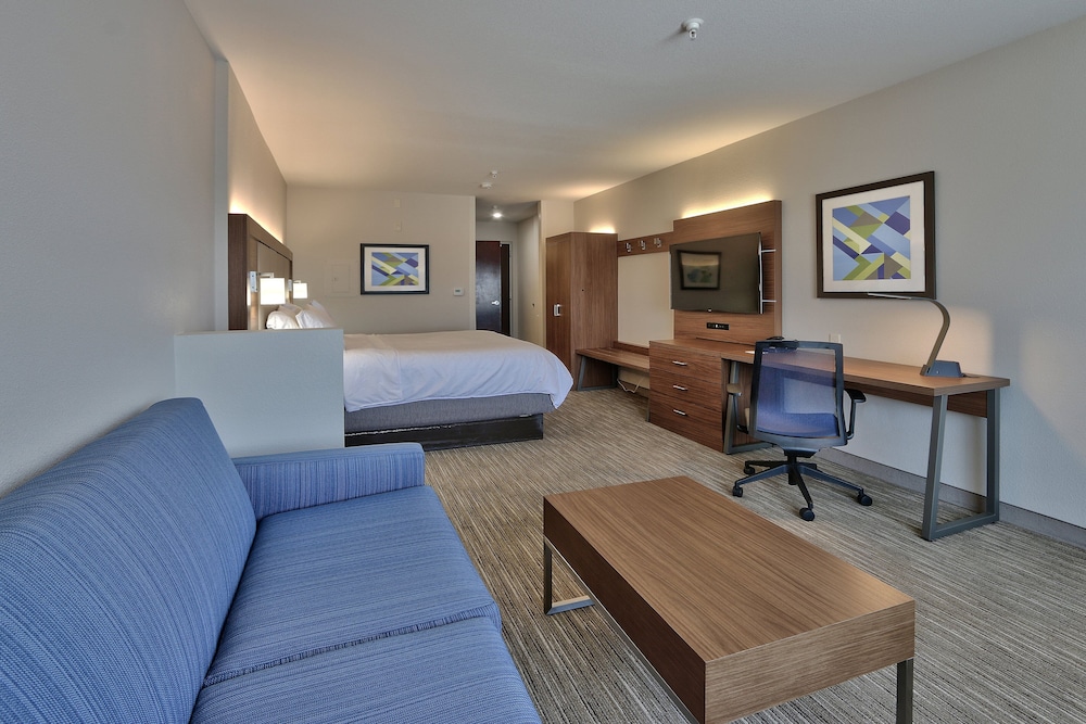 Holiday Inn Express & Suites Albuquerque Historic Old Town by IHG - photo 8