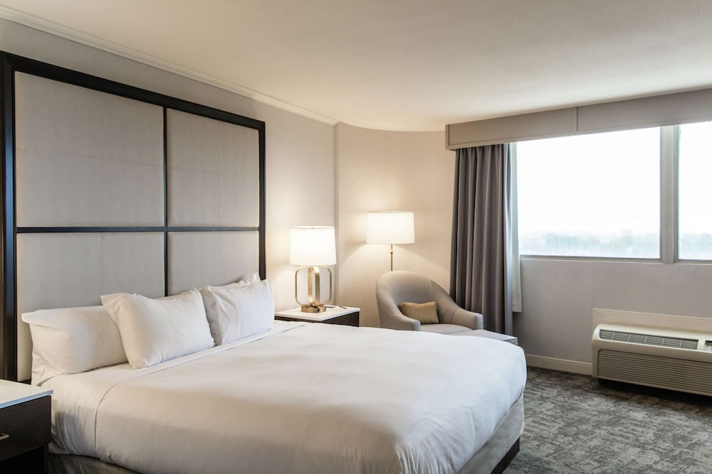 Hilton Chicago Oak Lawn - photo 8