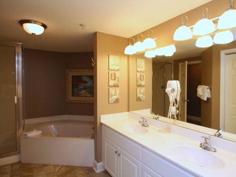 Majestic 2202 West Tower 1 Four Bedroom Condo - photo 21