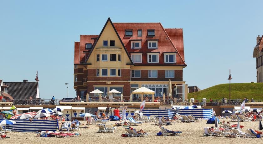 Beach Hotel Auberge des Rois in De Haan, Belgium
