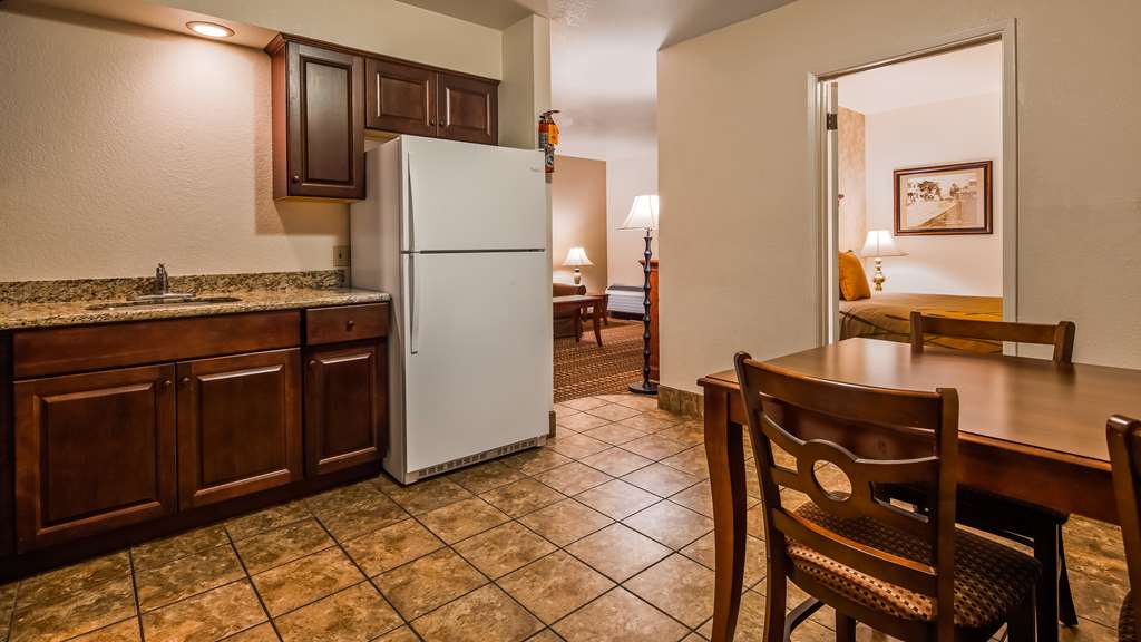 Best Western Plus Humboldt House Inn - photo 8