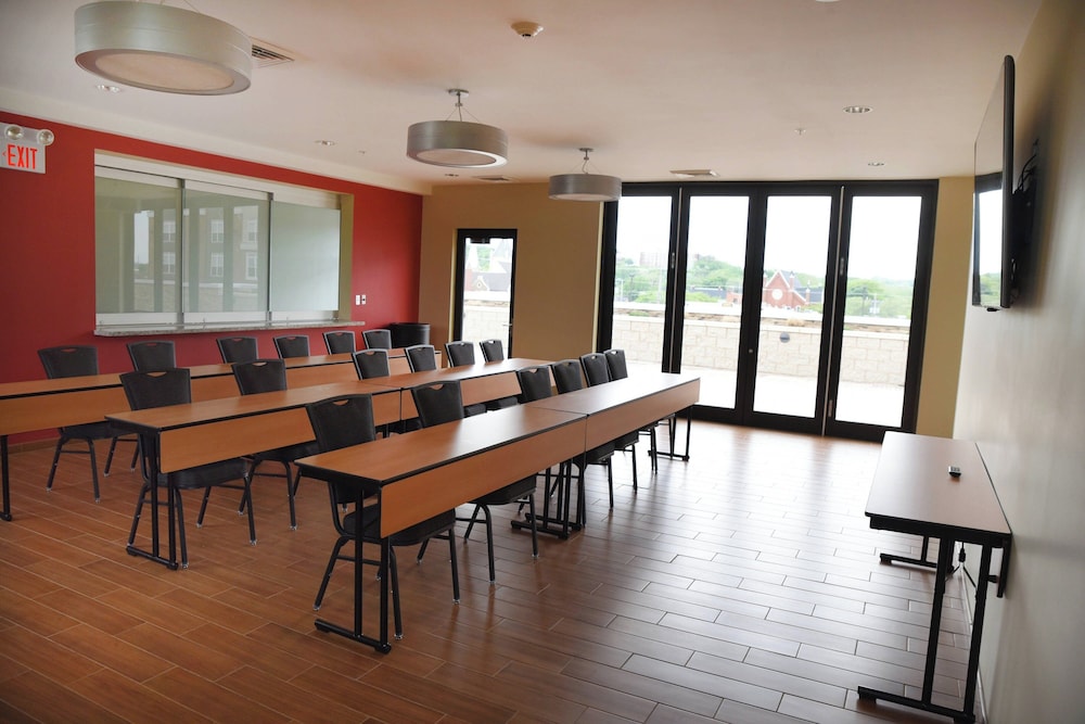 TownePlace Suites Lawrence Downtown - photo 27