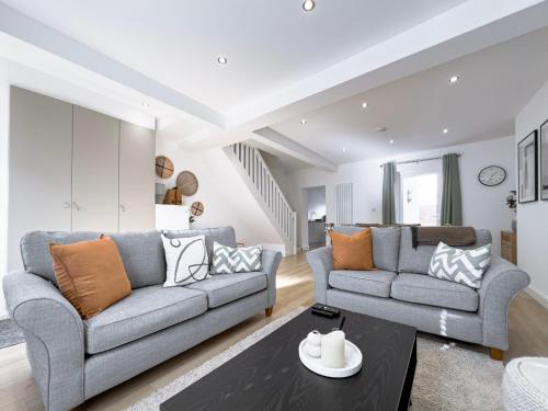 Salters Cottage Stunning Modernised 3 BR Home Just Steps From the Beach — 4-Star Luxury Hotel in Budleigh Salterton, United Kingdom