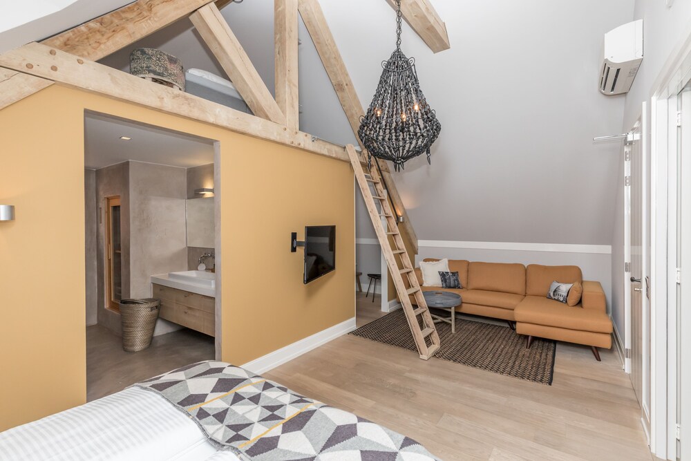 De Herberg Appartementen — 4-Star Luxury Hotel in Renesse, Netherlands