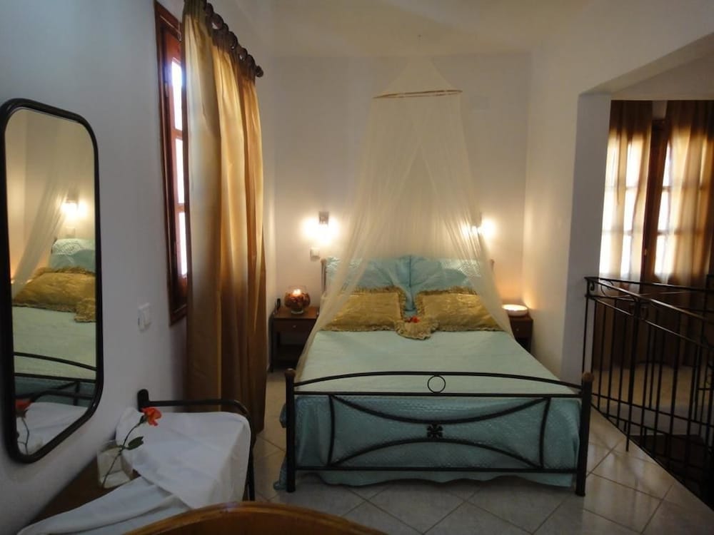 Captain’s Suites — Symi — photo 2
