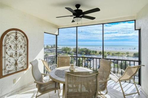 Crescent Royale Condominiums 509 — 4-Star Luxury Hotel in Siesta Key, United States