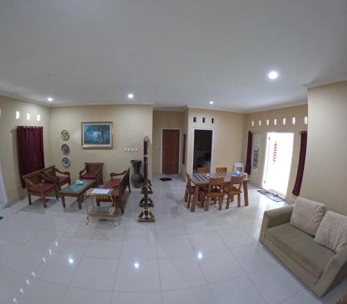 Terban Garden Homestay Jogja — 4-Star Luxury Hotel in Jetis, Indonesia