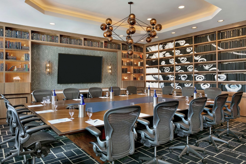 Embassy Suites by Hilton Berkeley Heights - photo 37