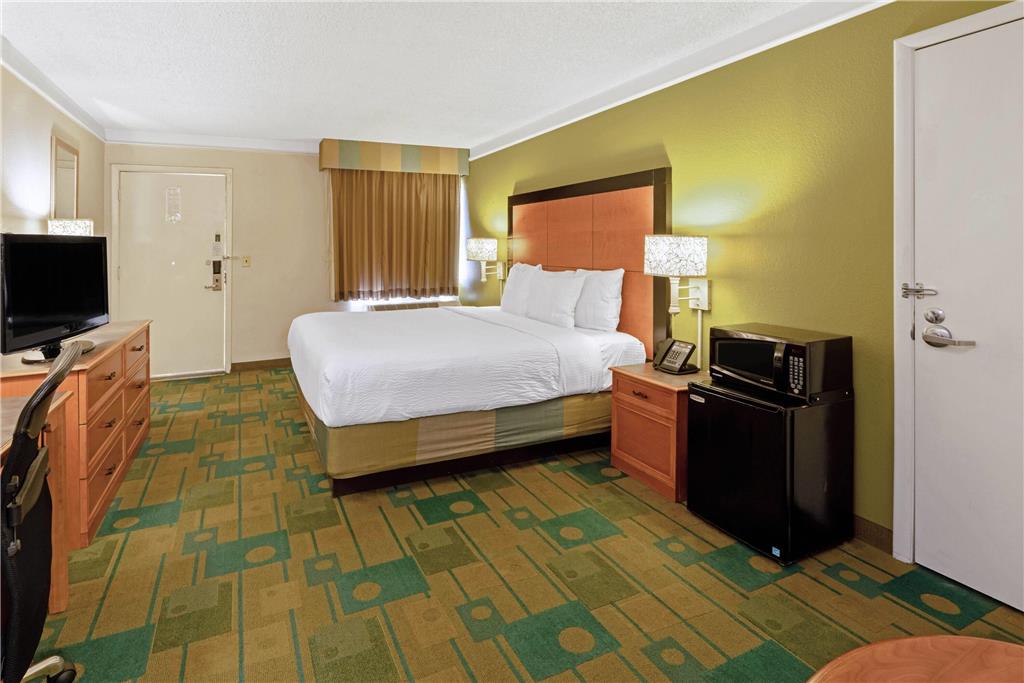 Travelodge by Wyndham Phoenix North - photo 10