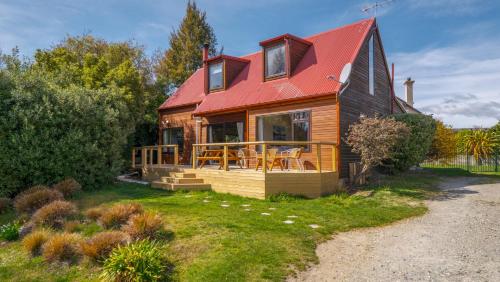 Mulberry Holiday Chalet — 4-Star Luxury Hotel in Wanaka, New Zealand