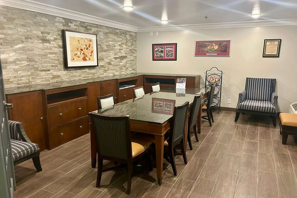 Baymont Inn and Suites by Wyndham Columbus Near OSU - photo 98