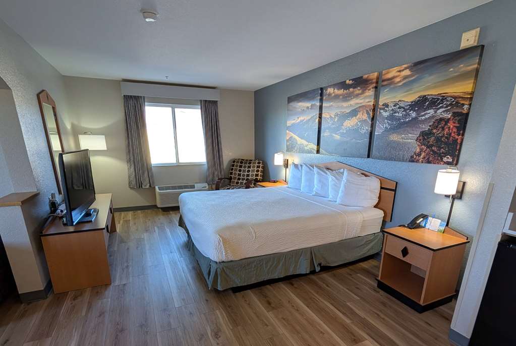 Days Inn & Suites by Wyndham Castle Rock - photo 18