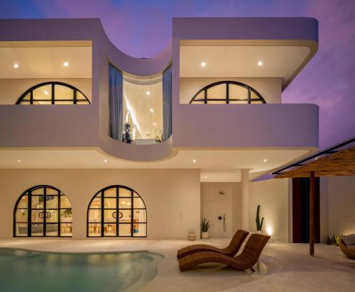 Brand New Exquisite Luxury 5 BR Villa Umalas — 4-Star Luxury Hotel in Kerobokan, Indonesia