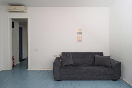 Modern Apartment Next to Stamba and Rooms