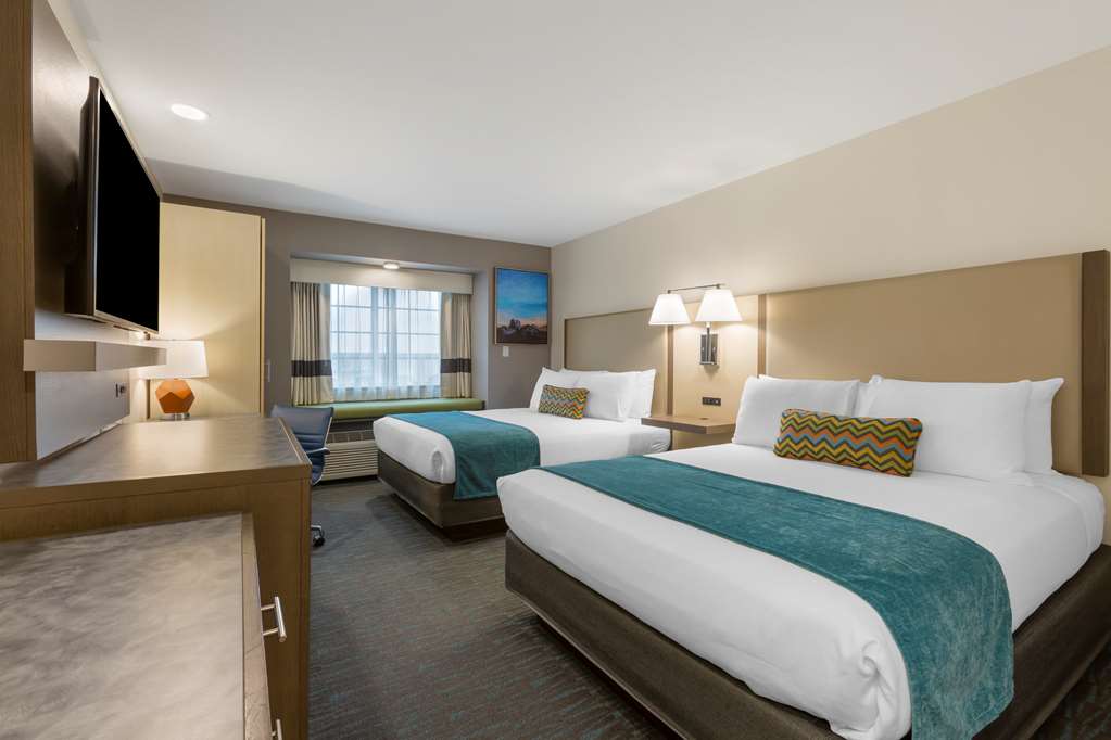 Best Western Plus Yuma Foothills Inn & Suites - photo 3