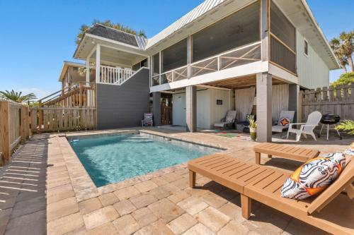 Spacious Oceanfront Home with Pool Beach Access Dog Friendly — 4-Star Luxury Hotel in Saint Augustine, United States