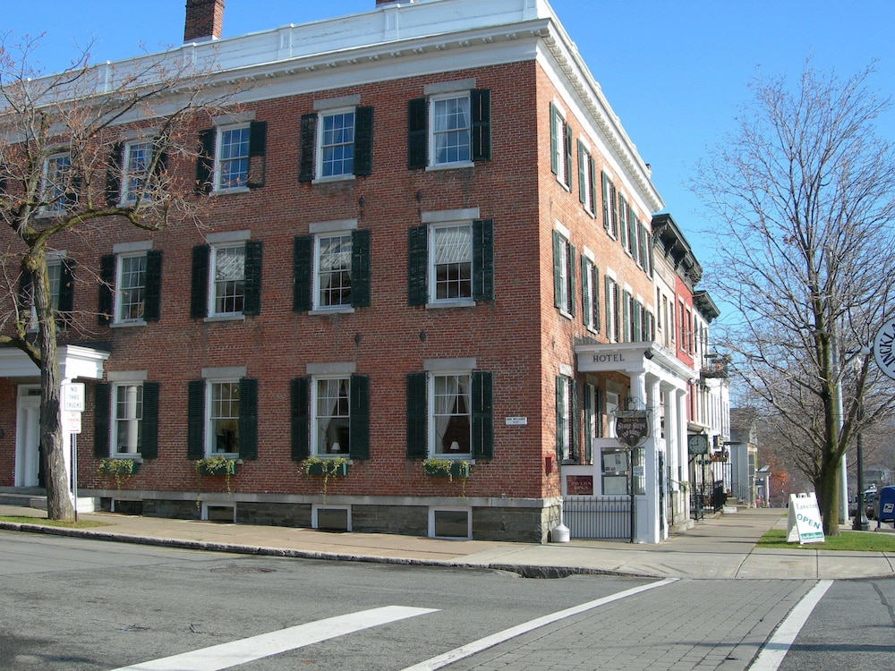 The Lincklaen House - photo 33