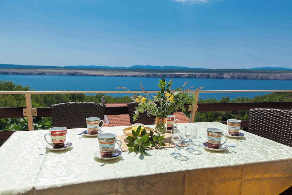 Apartment in Jadranovo 13934 — 4-Star Luxury Hotel in Jadranovo, Croatia