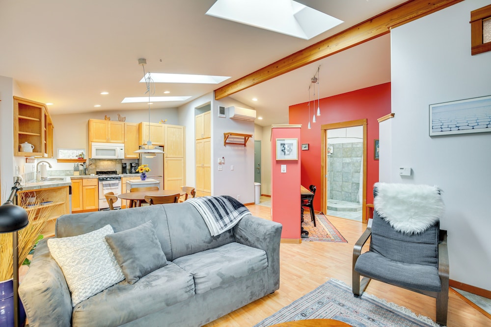 2 Mi to UO: Cozy Retreat in Eugene — 4-Star Luxury Hotel in Eugene, United States
