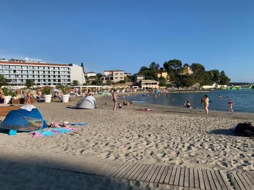 Apartment Frida Rab — 4-Star Luxury Hotel in Banjol, Croatia