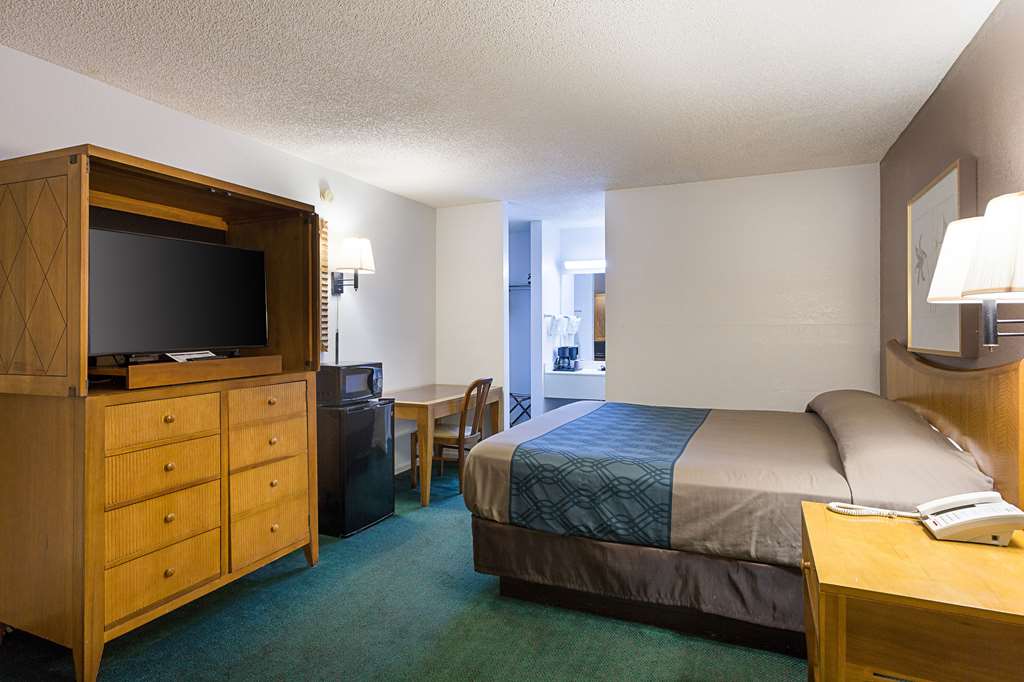 Rodeway Inn Lake City I 75 - photo 13