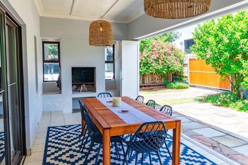 30 on Sands 90m to Beach Dog Friendly in Unknown City, South Africa