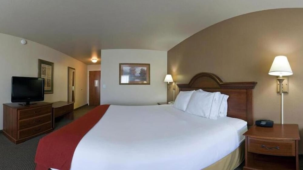 Garner Hotel Brookings by IHG - photo 3