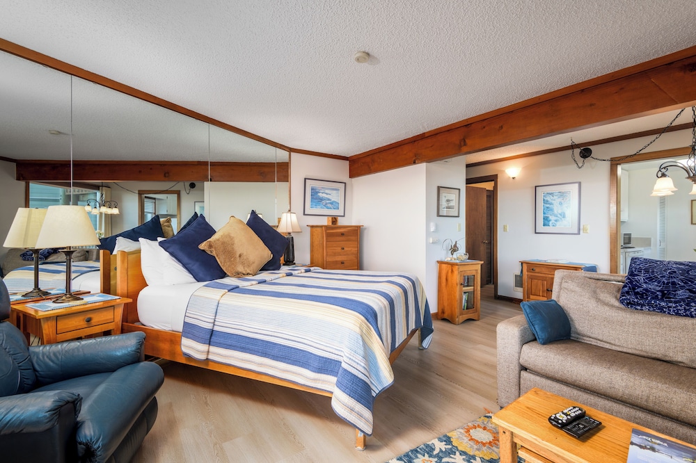 Little Creek Cove Beachfront Resort - photo 24