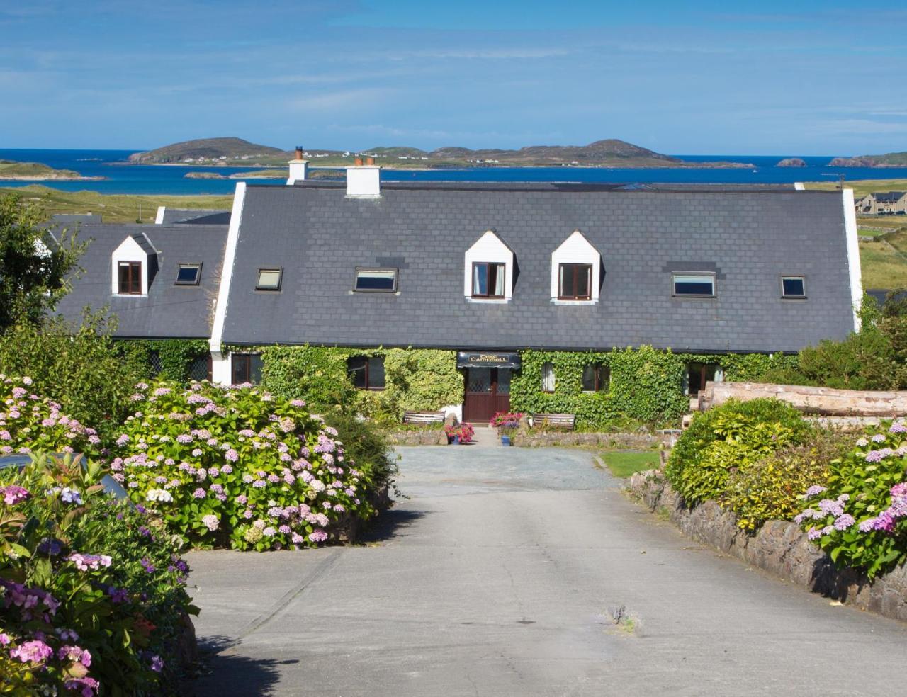 Teac Campbell Guesthouse — 4-Star Luxury Hotel in Derrybeg, Republic of Ireland