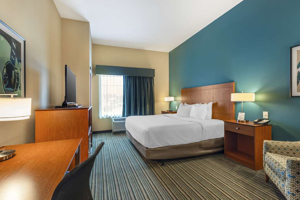 Best Western Plus Tuscumbia Muscle Shoals Hotel and Suites - photo 13