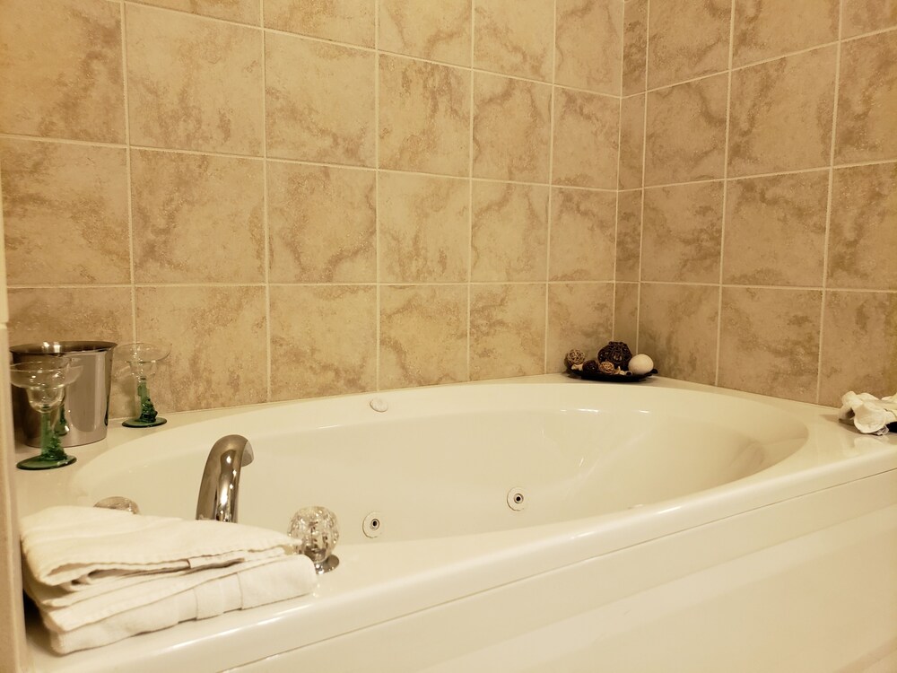 Suites at the Tahiti Village - photo 13