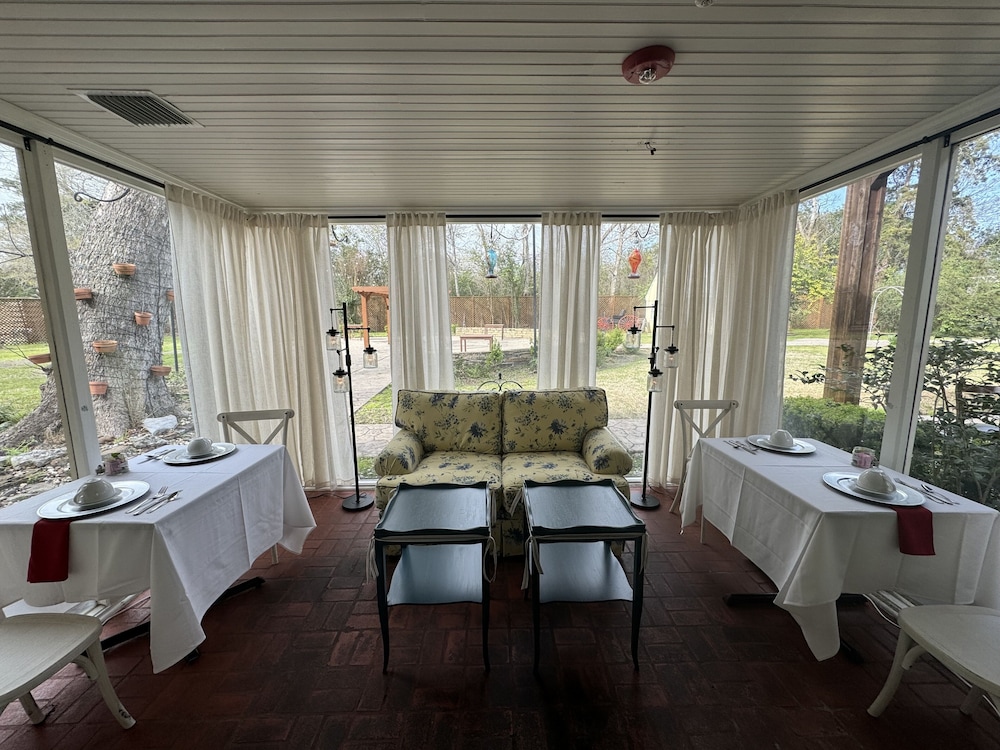 Hodge Podge Lodge - featured photo