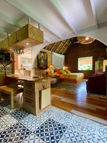 Loft Vanille Avec Clim Et Piscine Partagee — Unknown City