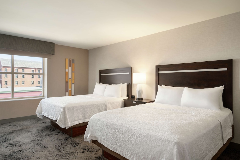 Hampton Inn Portland Downtown Waterfront - photo 26